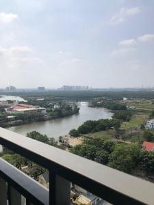 View căn hộ Sunrise Riverside, Huyện Nhà Bè Căn hộ Sunrise Riverside tầng 18 cửa hướng Đông Nam, đầy đủ nội thất.