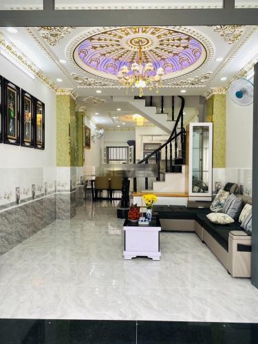 Nhà phố Huyện Nhà Bè Nhà phố đường xe hơi rộng rãi hướng Tây, kết cấu 1 trệt 2 lầu.