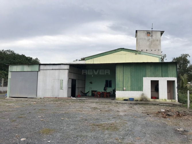 Đất nền Huyện Củ Chi Đất nền diện tích 3000m2 có sẵn xưởng lớn trên đất, pháp lý rõ ràng.