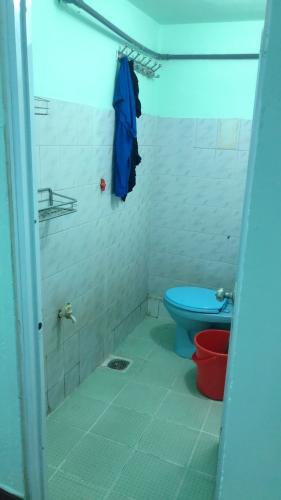 Phòng tắm nhà phố quận Bình Thạnh Nhà phố Đường Nguyễn Xí 2 tầng diện tích 35.8m² pháp lý sổ hồng.