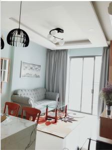 Phòng khách The Tresor Quận 4 Căn hộ tầng cao The Tresor hướng Đông Bắc, view thoáng mát.