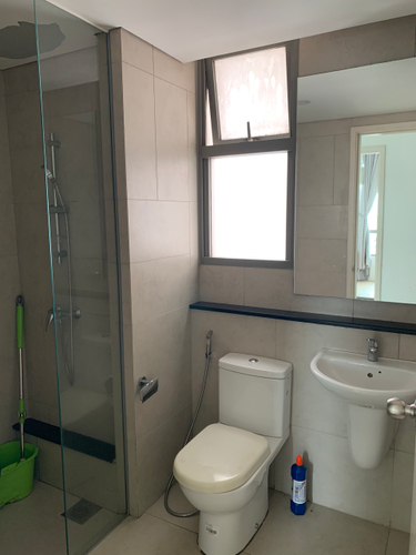 Căn hộ Riviera Point, Quận 7 Căn hộ Riviera Point tầng thấp tiện di chuyển, bàn giao nội thất cơ bản.