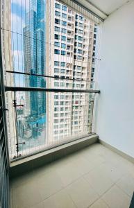 view căn hộ VINHOMES CENTRAL PARK Căn hộ Vinhomes Central Park đầy đủ nội thất diện tích 80m².