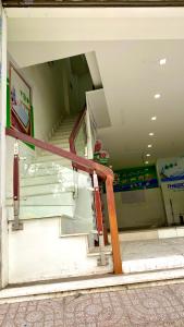 cầu thang Nhà phố hướng Đông Nam mặt tiền, diện tích sử dụng 432m2.