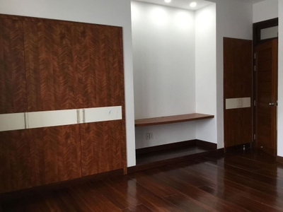 Nhà phố Huyện Nhà Bè Nhà phố diện tích 100m2 có sân trước và sau thoáng mát, không nội thất.