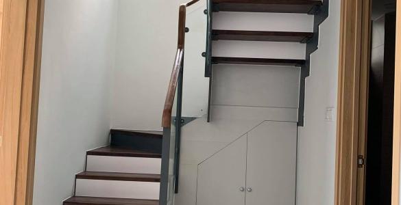 Cầu thang Celadon City, Tân Phú Căn hộ Duplex Celadon City hướng Tây Bắc, đầy đủ nội thất.