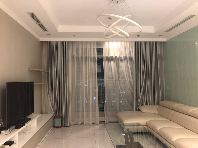 Căn hộ Vinhomes Central Park, Quận Bình Thạnh Căn hộ Vinhomes Central Park tầng 36 diện tích 155m2, đầy đủ nội thất.