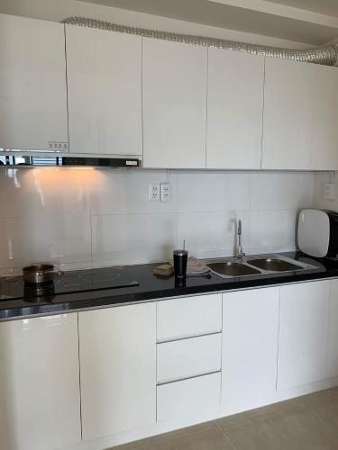 Phòng bếp Cetana Thủ Thiêm, Quận 2 Căn hộ Centana Thủ Thiêm tầng trung, view sông mát mẻ.