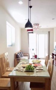 Phòng ăn City Gate, Quận 8 Căn hộ City Gate tầng trung có 2 phòng ngủ, đầy đủ nội thất.