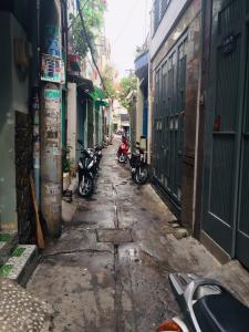 Nhà phố Quận Tân Phú Nhà phố cách mặt đường Kênh Tân Hóa 15m, kết cấu 1 trệt 1 lầu đúc.