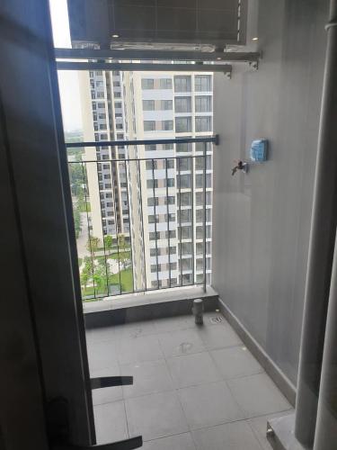 Ban công Vinhomes Grand Park Quận 9 Căn hộ Vinhomes Grand Park tầng trung, đón view ngoại khu mát mẻ.