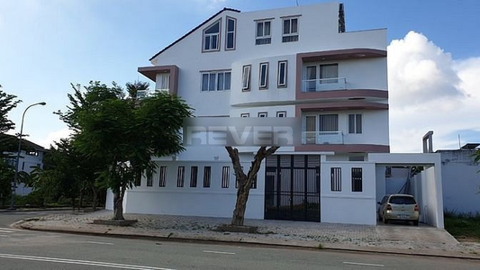 Nhà phố Huyện Nhà Bè Nhà phố thiết kế 1 trệt, 3 lầu diện tích 230m2, cửa hướng Đông thoáng mát.