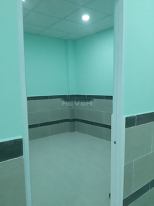 Nhà phố Quận Bình Tân Nhầ phố cấp 4 hẻm xe tải đường Ấp Chiến Lược, khu dân cư đông đúc.