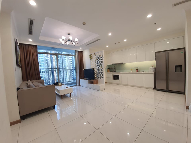 Căn hộ Vinhomes Central Park, Quận Bình Thạnh Căn hộ VInhomes Central Park tầng 15 view nội khu, đầy đủ nội thất.