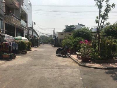 Đường trước nhà phố Quận Tân Phú Nhà phố thiết kế 1 trệt 1 lửng và 3 lầu, cách Etown Cộng Hòa chỉ 300m.