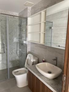 Căn hộ Kingdom 101, Quận 10 Bán căn hộ Kingdom 101 tầng cao, ban công hướng Đông Bắc