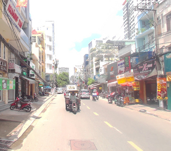  Mặt bằng kinh doanh diện tích 100m2, khu vực kinh doanh sầm uất.