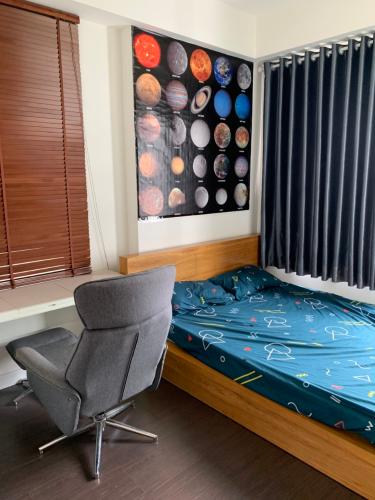 Phòng ngủ căn hộ The Sun Avenue Căn hộ tầng cao The Sun Avenue nội thất đầy đủ, ban công thoáng.