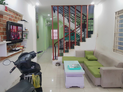 Nhà phố Quận Gò Vấp Nhà phố hẻm rộng hơn 3m đường Số 9, kết cấu 1 trệt, 1 lầu đầy đủ nội thất.