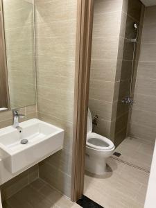 Nhà mẫu Vinhomes Grand Park, Quận 9 Căn hộ Vinhomes Grand Park nội thất cơ bản, ban công view Đông Nam