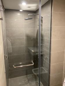 Phòng tắm One Verandah Quận 2 Căn hộ One Verandah tầng 12, đầy đủ nội thất, view thành phố.