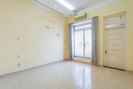 Bên trong nhà phố Quận 7 Nhà phố hướng Tây diện tích 4mx15m, hẻm xe hơi quay đầu 5m.