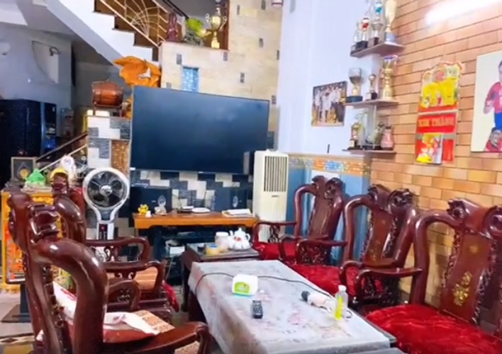 Nhà phố Quận Tân Phú Nhà phố diện tích 114m2 có ban công rộng, phù hợp trồng cây xanh.