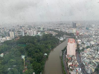 view Căn hộ Vinhomes Golden River, đầy đủ nội thất, tầng cao