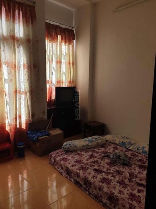 Nhà phố Quận 4 Nhà phố kết cấu 1 trệt 3 lầu hướng Đông, gần ngay cầu Khánh Hội.