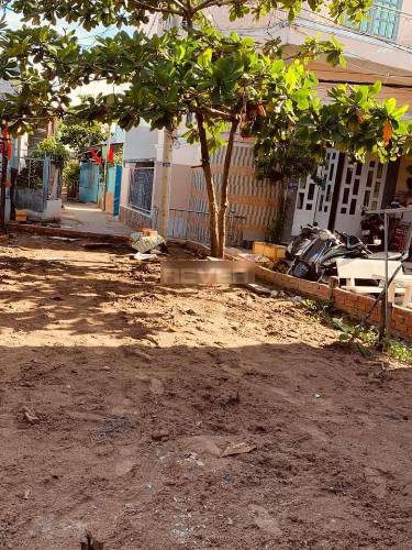 Đất nền Huyện Nhà Bè Đất nền căn góc có 2 mặt tiền cực thoáng, diện tích 57m2 vuông vắn.