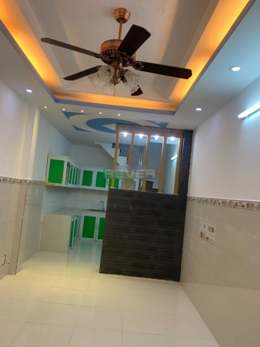 Nhà phố Quận 7 Nhà phố thiết kế 1 trệt, 2 lầu đúc chắc chắn, cửa hướng Đông Bắc thoáng mát.