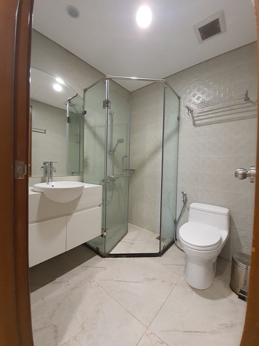 Căn hộ Vinhomes Central Park, Quận Bình Thạnh Căn hộ VInhomes Central Park tầng 15 view nội khu, đầy đủ nội thất.