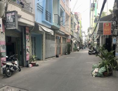 Đường trước nhà phố Quận Phú Nhuận Nhà phố hẻm xe hơi đường Phan Đình Phùng, kết cấu 1 trệt 3 lầu kiên cố.
