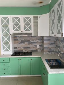 Không gian căn hộ Hoàng Kim Thế Gia, Bình Tân Căn hộ Hoàng Kim Thế Gia view thành phố sầm uất, nội thất cơ bản.