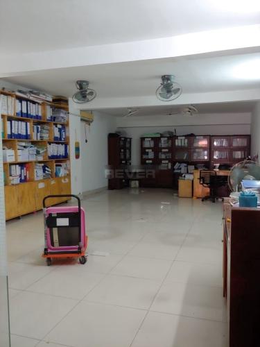Không gian bên trong văn phòng Văn phòng Quận 7 mặt tiền đường thuận tiện kinh doanh.