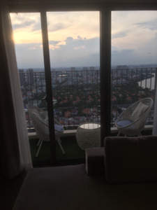 View căn hộ Masteri Thảo Điền, Quận 2 Căn hộ Masteri Thảo Điền tầng 37 có 3 phòng ngủ, đầy đủ nội thất.