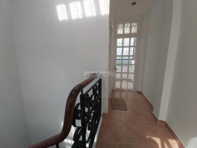  Nhà phố kết cấu 1 trệt 3 lầu, hẻm xe hơi rộng rãi khu dân cư đông đúc.