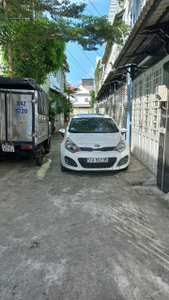 Đường trước nhà phố Quận Thủ Đức Nhà phố thiết kế 1 trệt, 2 lầu diện tích 56m2, cửa hướng Đông Nam thoáng mát.