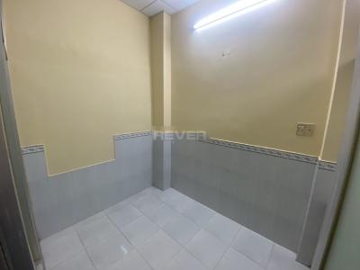 Nhà phố Quận 7 Nhà hẻm đường Trần Xuân Soạn, kết cấu 1 trệt 1 lầu đúc, có sổ hồng riêng.