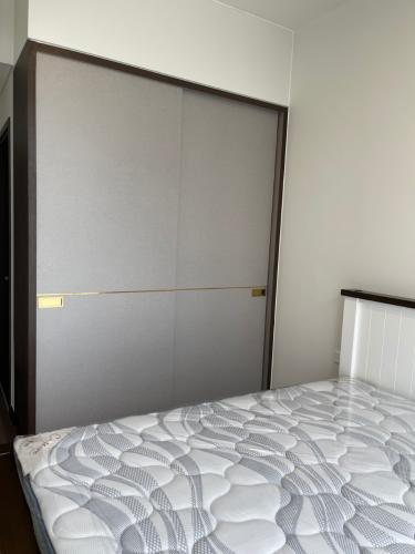 Căn hộ Empire City, Quận 2 Căn hộ Empire City đầy đủ nội thất, ban công hướng Đông Nam.