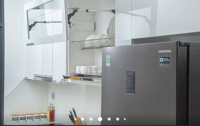 Khu vực bếp Vinhomes Golden River, Quận 1 Căn hộ Vinhomes Golden River tầng 10, đầy đủ nội thất.