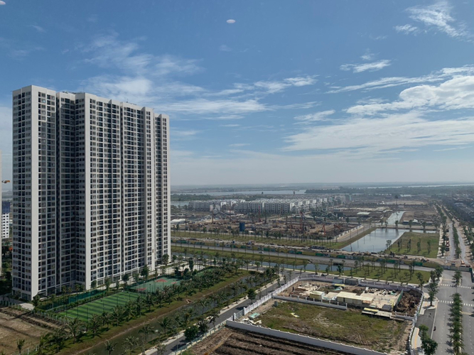 View căn hộ Vinhomes Grand Park, Quận 9 Căn hộ Vinhomes Grand Park tầng 12 ban công rộng rãi, đón gió thoáng mát.
