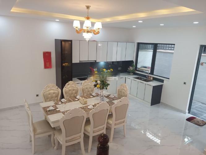 Phòng bếp biệt thự Huyện Nhà Bè Biệt thự KDC Nine South Estates kết cấu 1 trệt 2 lầu có tầng áp mái, đầy đủ nội thất.