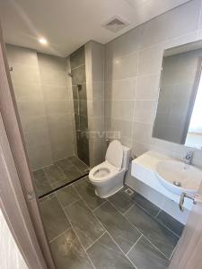Toilet Vinhomes Grand Park Quận 9 Căn hộ Vinhomes Grand Park tầng cao, hướng Đông Nam mát mẻ.