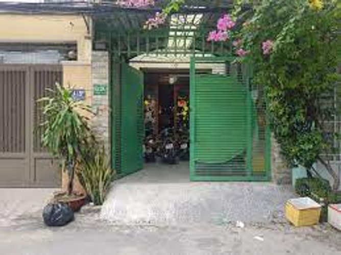 Đường trước nhà phố Quận 10 Nhà phố thiết kế 1 trệt, 4 lầu và sân thượng, bàn giao nội thất cơ bản.