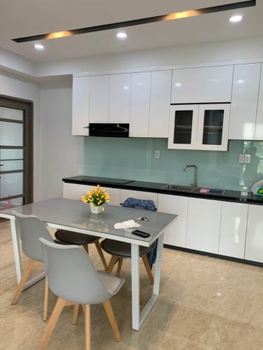 bàn ăn Cho thuê căn hộ Saigon South Residence 3PN, tầng thấp, DT 100m2, đầy đủ nội thất