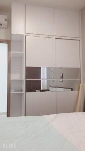 phòng ngủ căn hộ  3 phòng ngủ the sun avenue Căn hộ The Sun Avenue hướng ban công tây nam đầy đủ nội thất diện tích 109m²