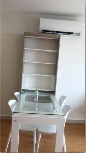 Bàn ăn Vinhomes Grand Park Quận 9 Căn hộ Vinhomes Grand Park nội thất tiện nghi, view nội khu.