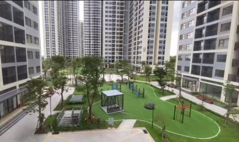 Tiện ích Vinhomes Grand Park Quận 9 Căn hộ Vinhomes Grand Park tầng trung, view sông mát mẻ.