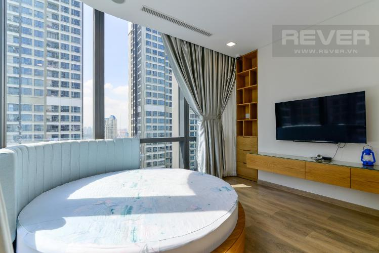 Căn hộ Vinhomes Central Park, Quận Bình Thạnh Căn hộ Vinhomes Central Park tầng 17 view thoáng mát, cửa hướng Đông Bắc.